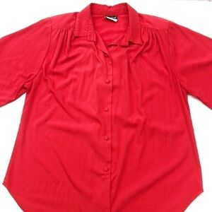 Caliche Collection red button down top